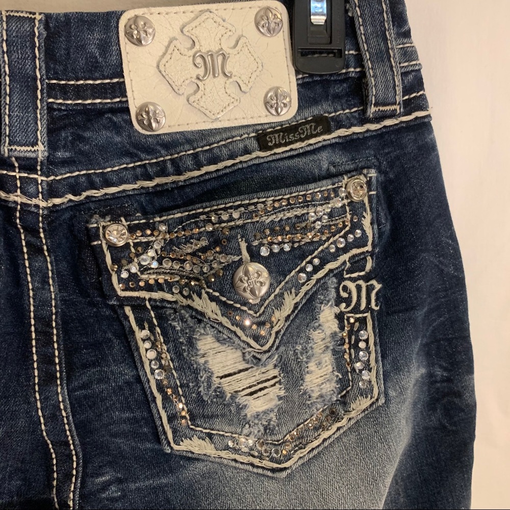 Miss me mid-rise easy straight jeans in size 26